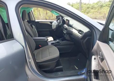 2022 Ford Escape Se z USA, uszkodzony, nr VIN 1FMCU9G6XNUB83144